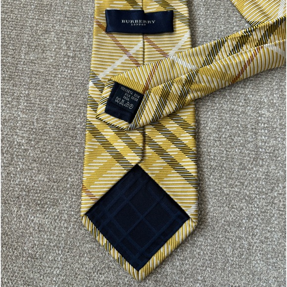 ✨BURBERRY London Plaid Check Tie Authentic - Picture 3 of 12